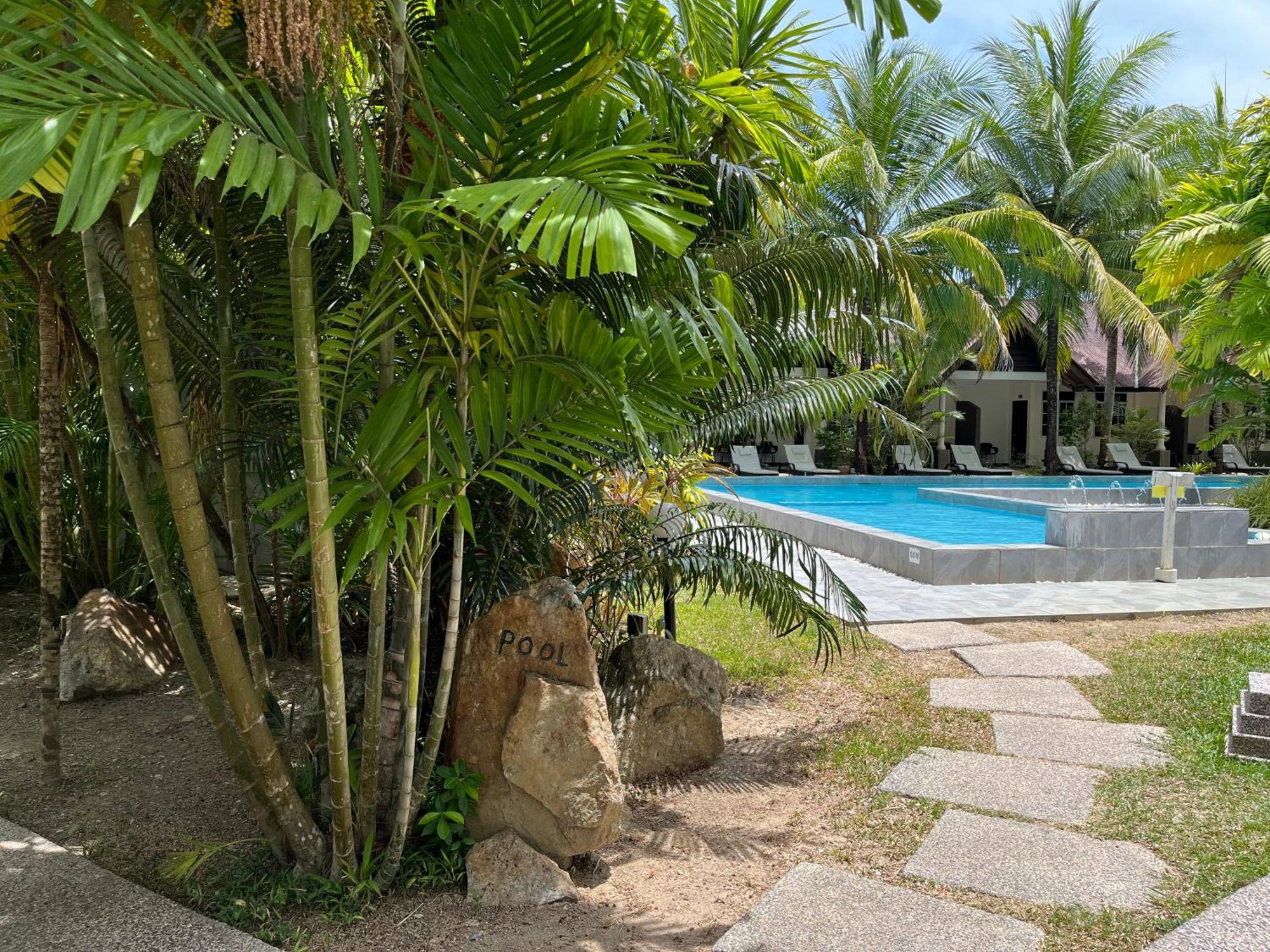 White alojamiento Chalet Pantai Cenang  Exterior foto