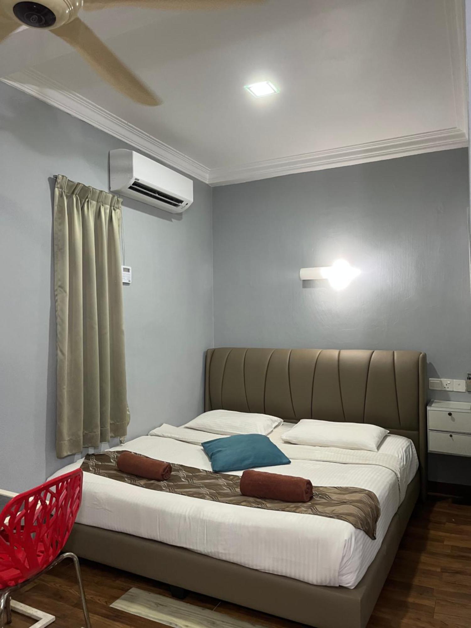 White alojamiento Chalet Pantai Cenang  Exterior foto