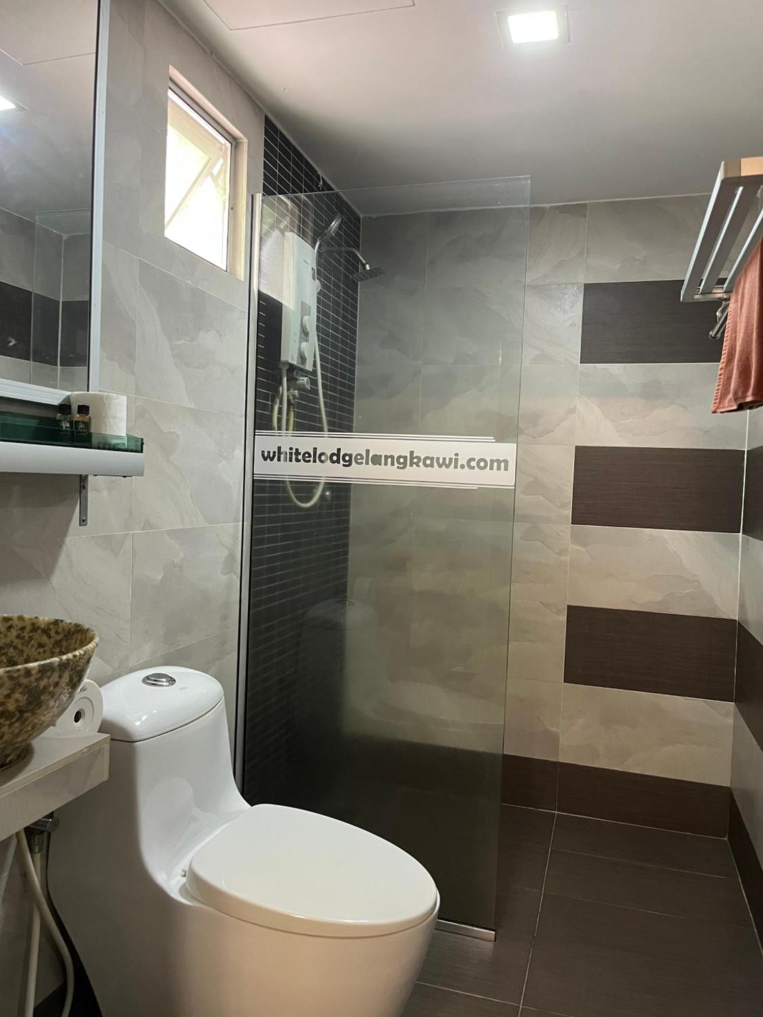White alojamiento Chalet Pantai Cenang  Exterior foto